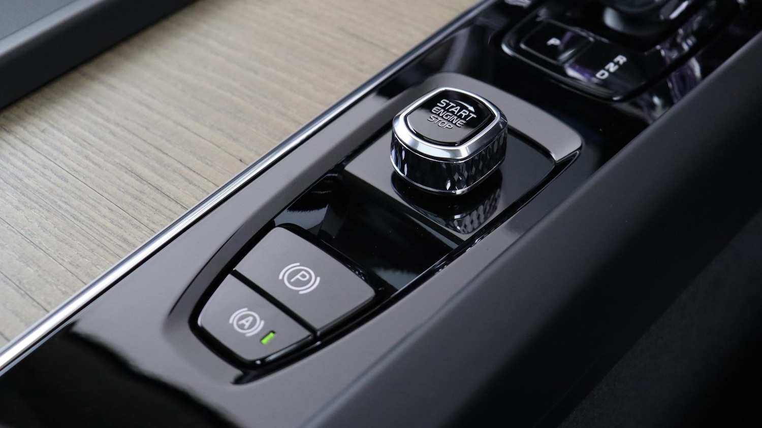 Used Volvo XC60 2025 for sale - 76012798: Photo 25