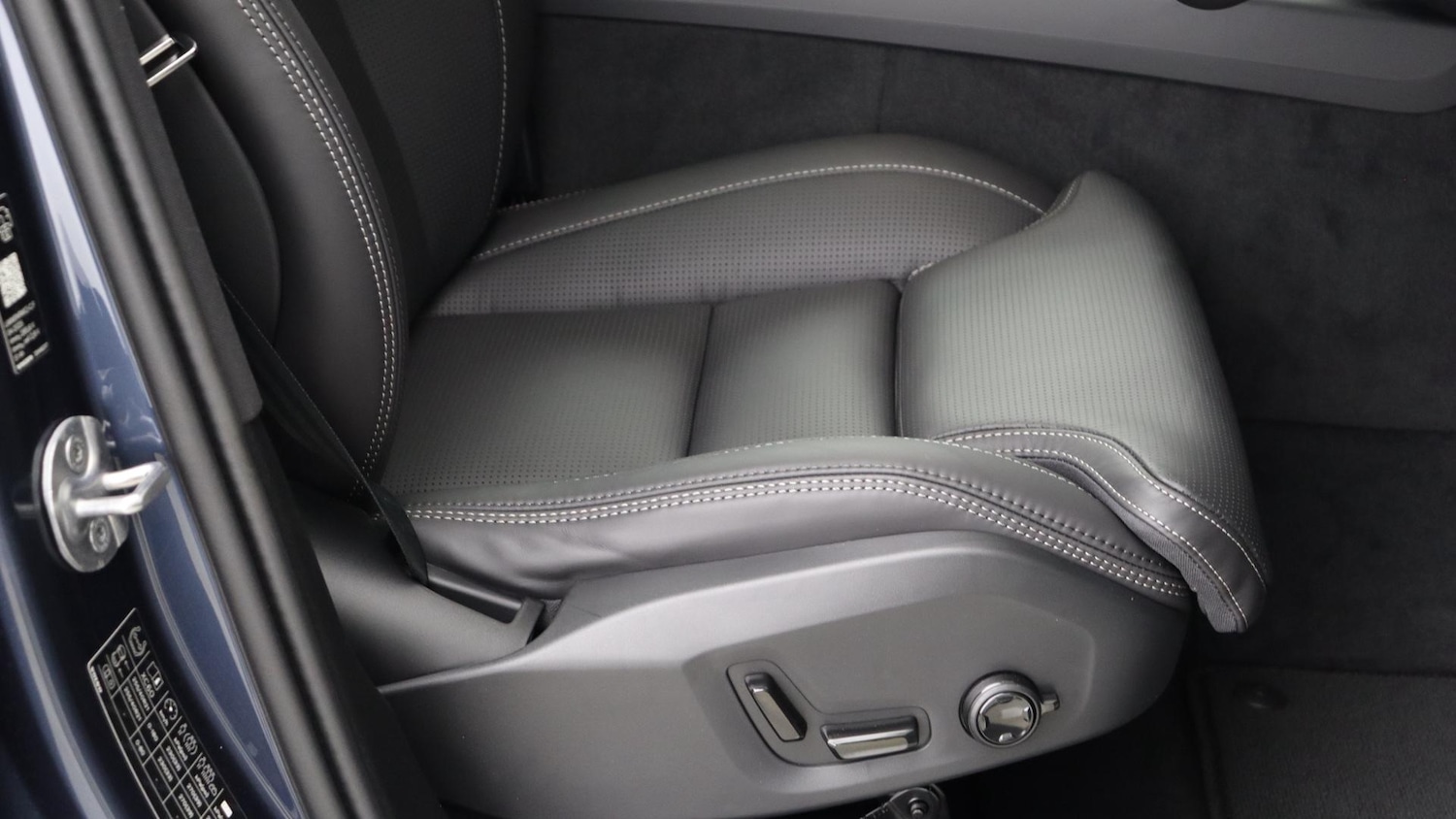 Used Volvo XC60 2025 for sale - 76012798: Photo 28