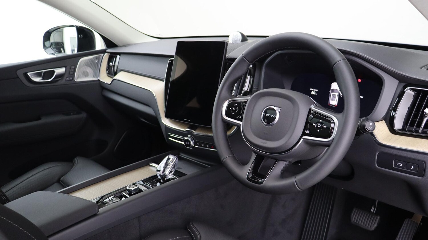 Used Volvo XC60 2025 for sale - 76012798: Photo 4