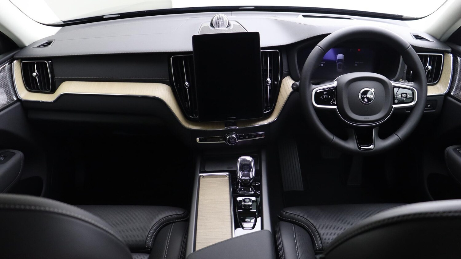Used Volvo XC60 2025 for sale - 76012798: Photo 5