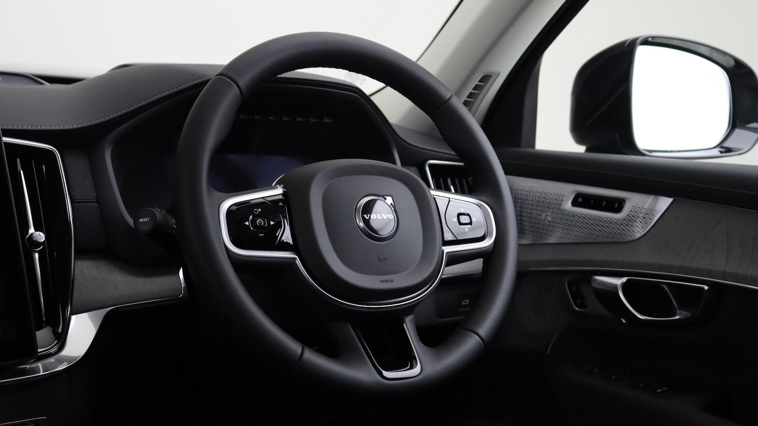 Used Volvo XC90 2025 for sale - 76084704: Photo 10