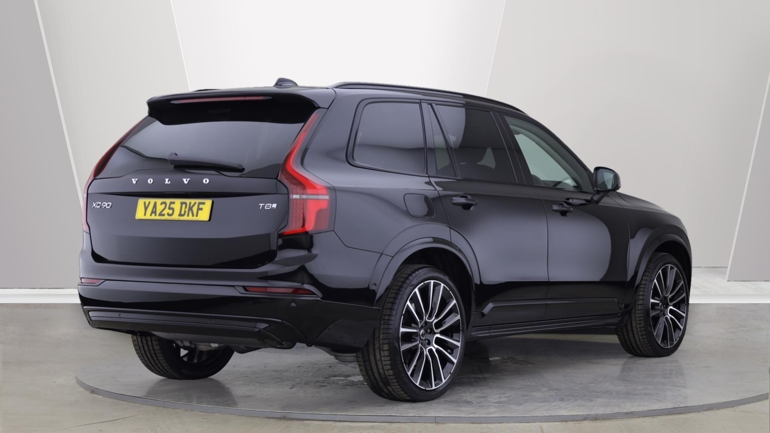 Used Volvo XC90 2025 for sale - 76084704: Photo 2