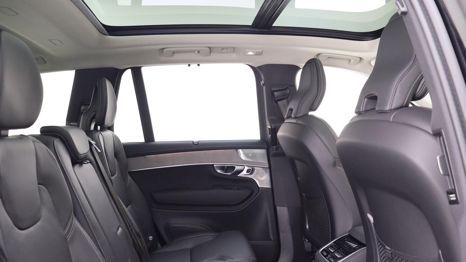 Used Volvo XC90 2025 for sale - 76084704: Photo 6