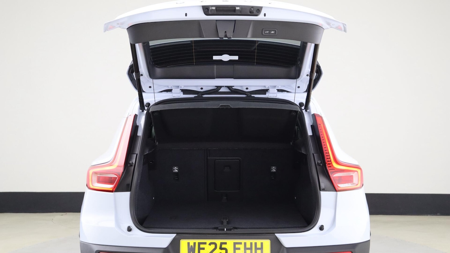 Used Volvo XC40 2025 for sale - 76072543: Photo 13