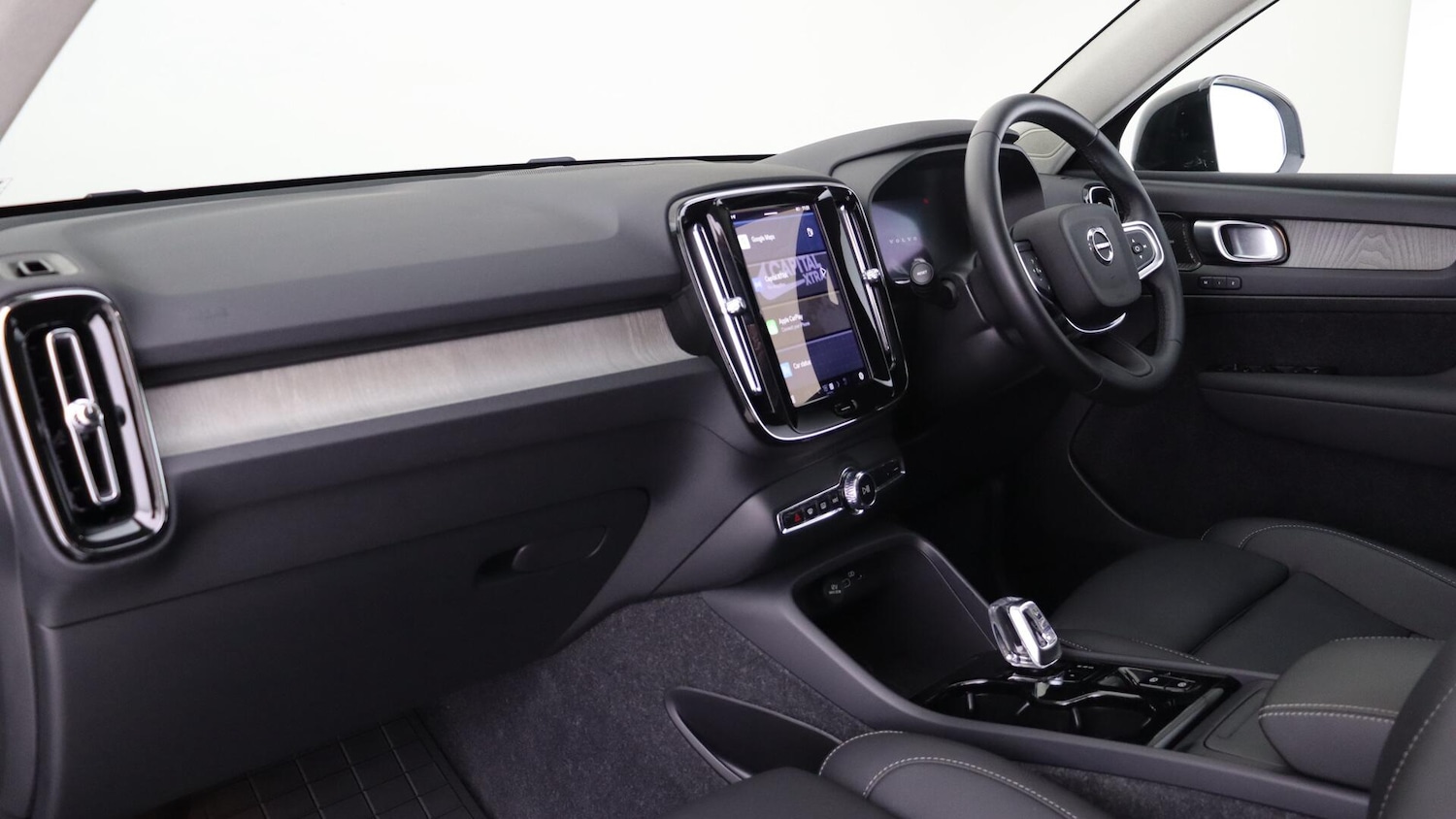 Used Volvo XC40 2025 for sale - 76072543: Photo 14