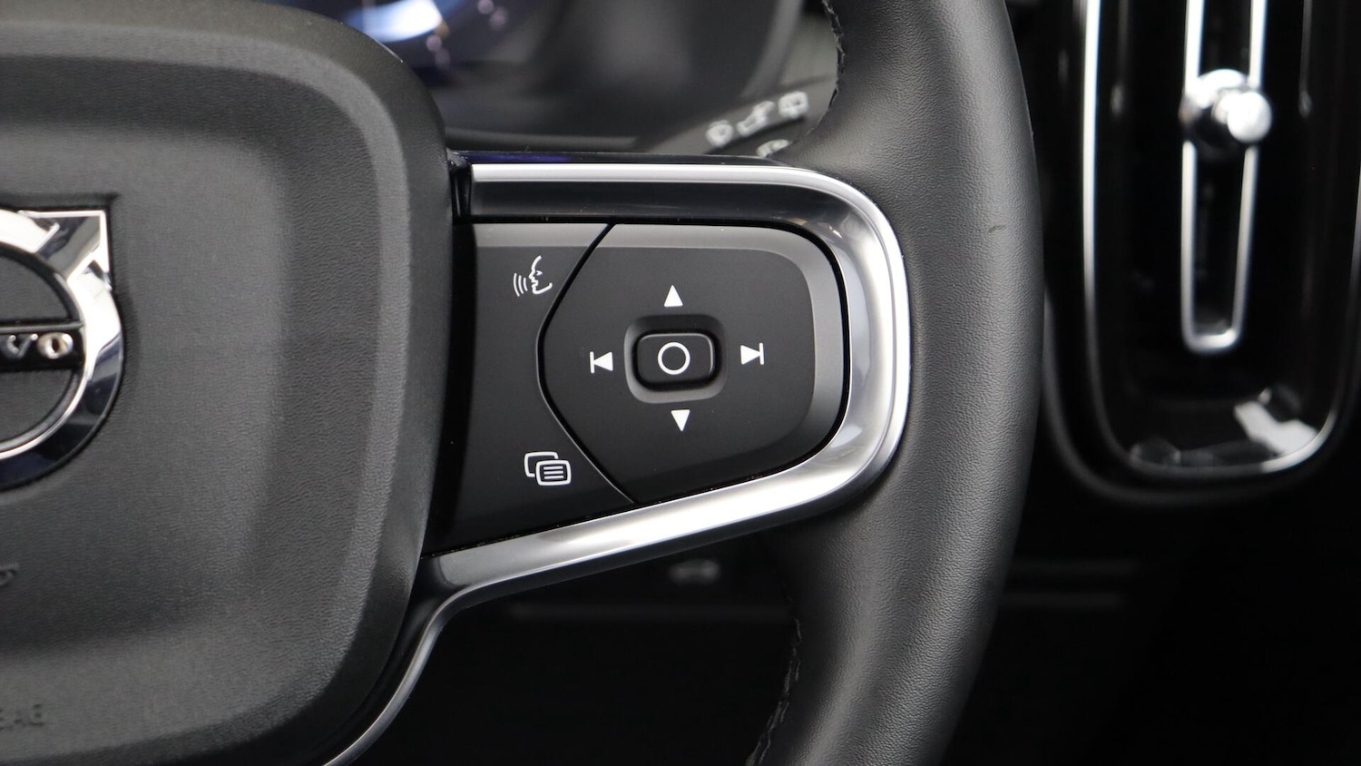 Used Volvo XC40 2025 for sale - 76072543: Photo 21