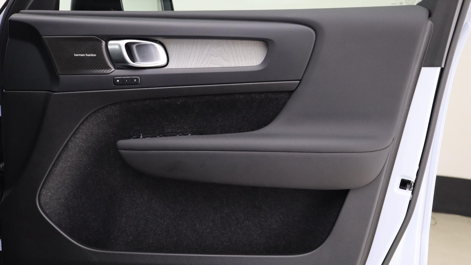 Used Volvo XC40 2025 for sale - 76072543: Photo 28