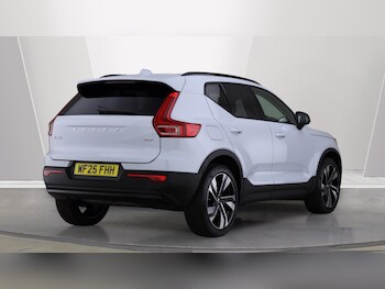 Used Volvo XC40 2025 for sale - 76072543: Photo 2