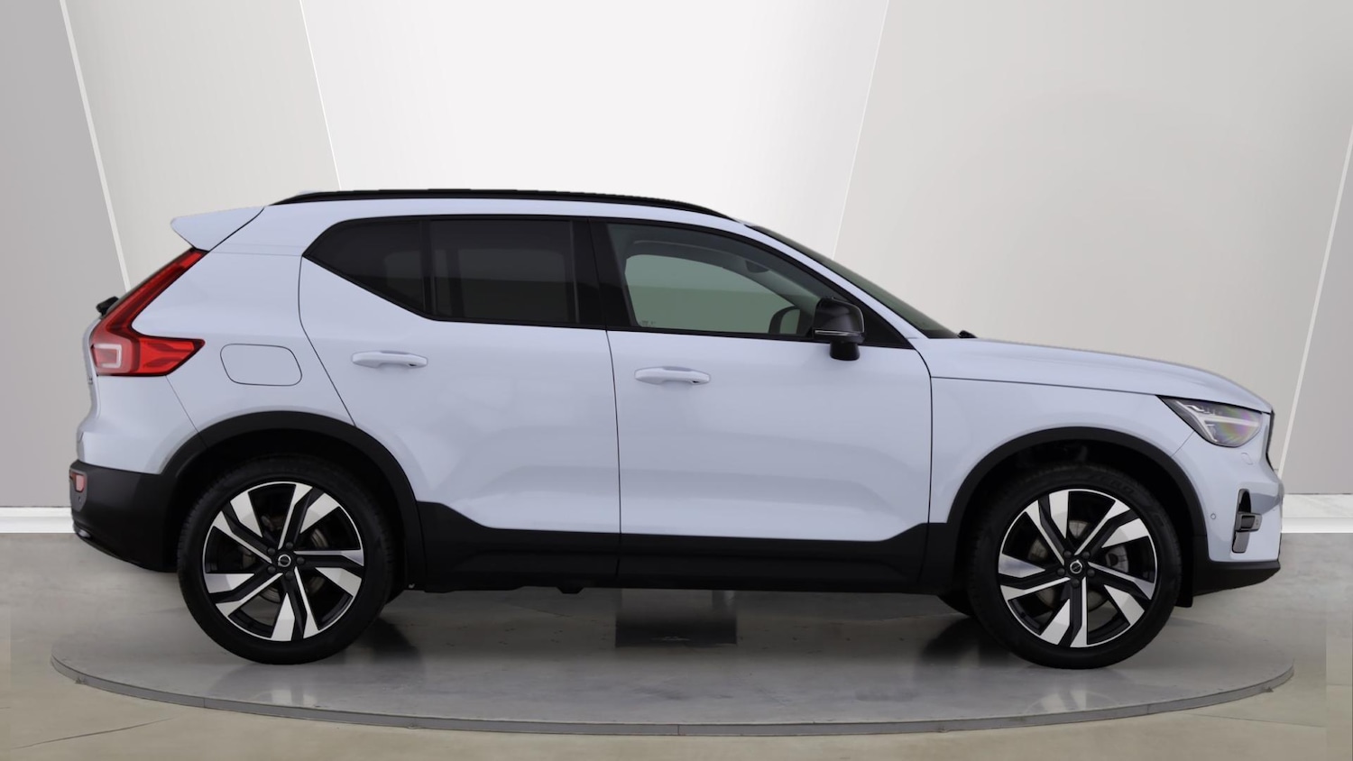 Used Volvo XC40 2025 for sale - 76072543: Photo 3