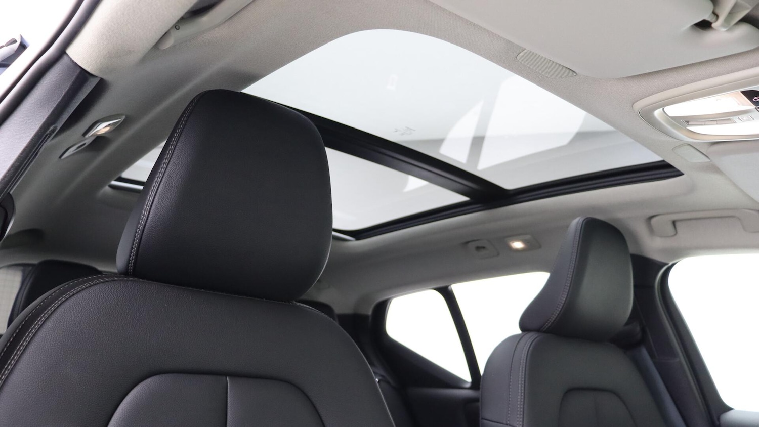 Used Volvo XC40 2025 for sale - 76072543: Photo 30