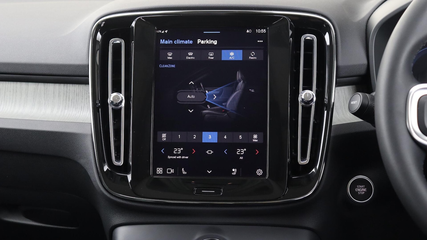Used Volvo XC40 2025 for sale - 76072543: Photo 37