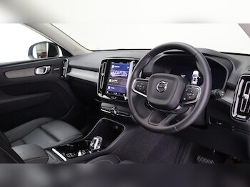 Used Volvo XC40 2025 for sale - 76072543: Photo 4