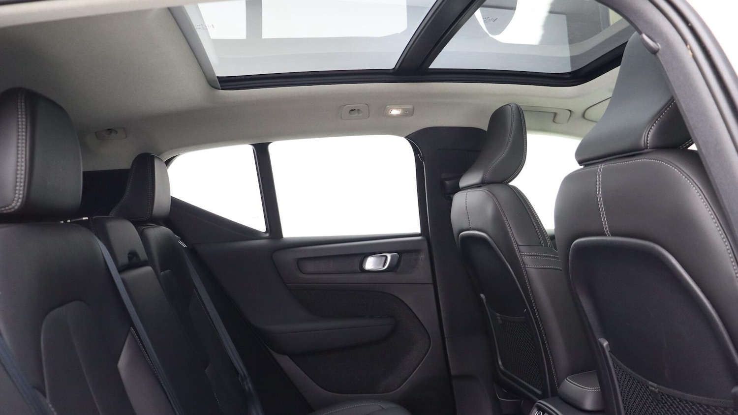 Used Volvo XC40 2025 for sale - 76072543: Photo 6