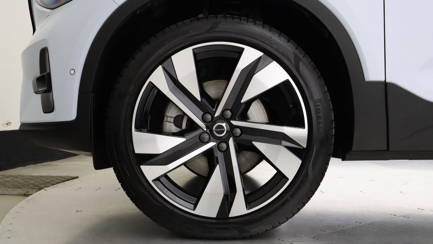 Used Volvo XC40 2025 for sale - 76072543: Photo 9