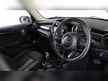 Used MINI Cooper 2019 for sale - 75232356: Photo