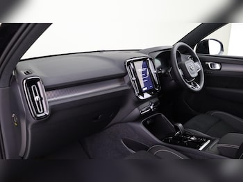 Used Volvo XC40 2025 for sale - 75247215: Photo