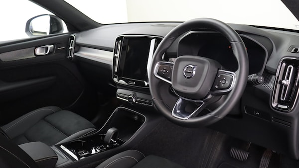 Used Volvo XC40 2025 for sale - 76283105: Photo 4