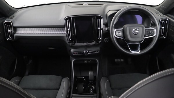 Used Volvo XC40 2025 for sale - 76283105: Photo 5