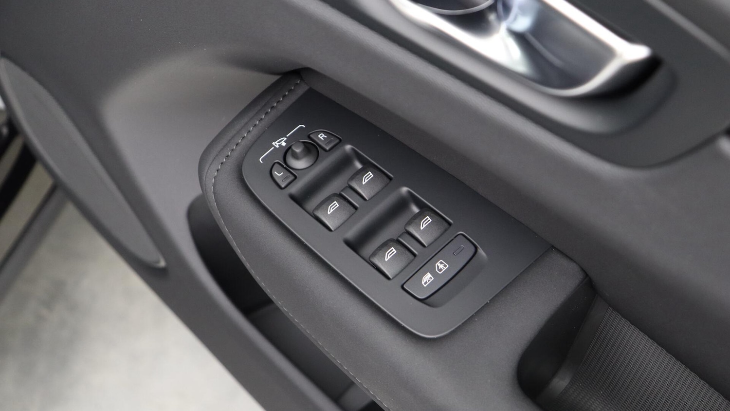 Used Volvo XC60 2025 for sale - 76026417: Photo 22