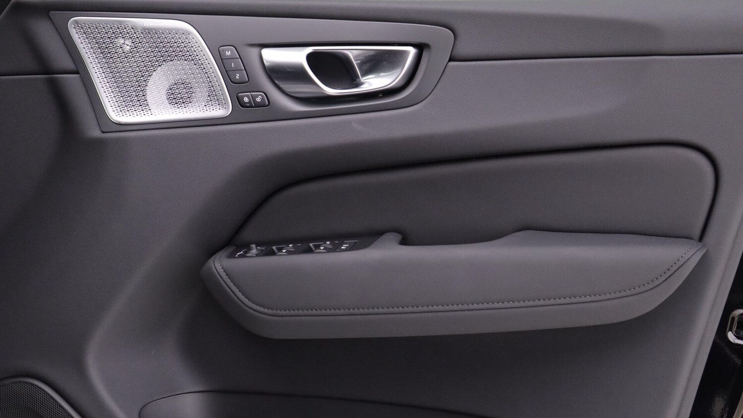 Used Volvo XC60 2025 for sale - 76026417: Photo 27