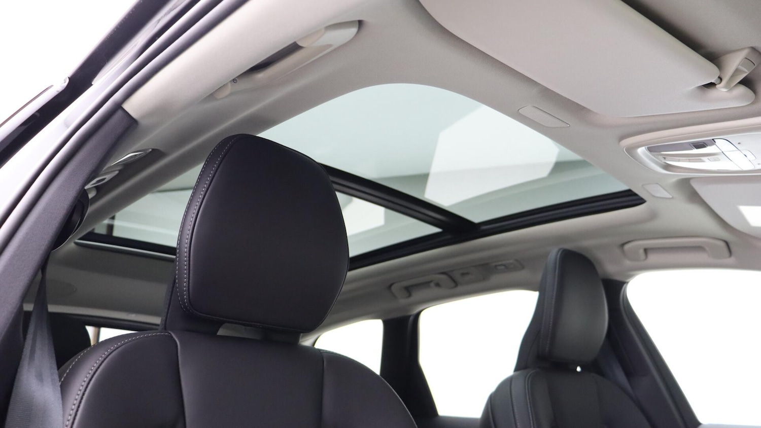 Used Volvo XC60 2025 for sale - 76026417: Photo 29