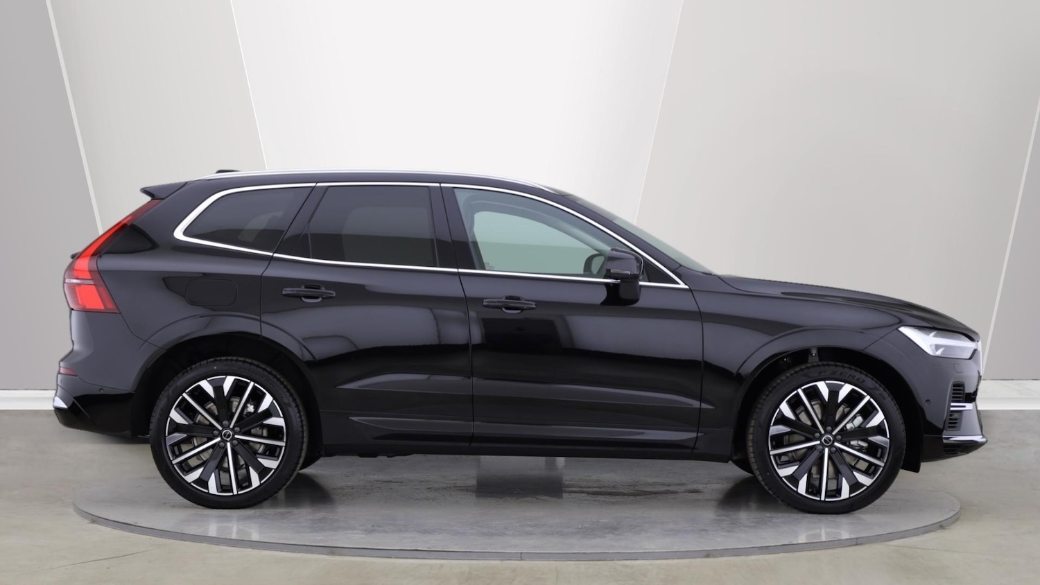 Used Volvo XC60 2025 for sale - 76026417: Photo 3