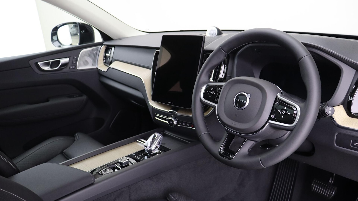 Used Volvo XC60 2025 for sale - 76026417: Photo 4