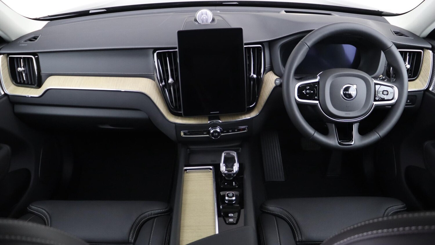 Used Volvo XC60 2025 for sale - 76026417: Photo 5