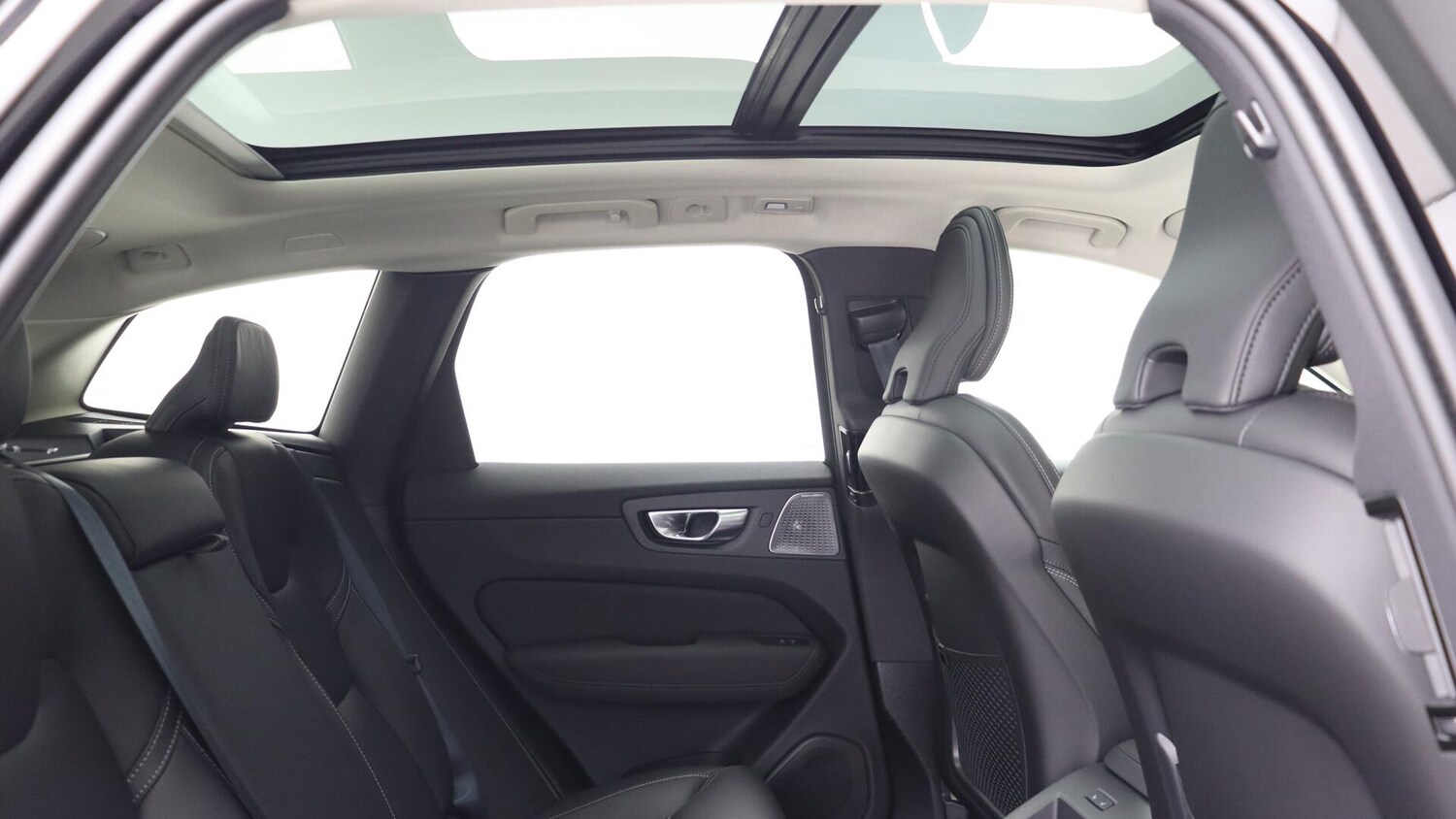 Used Volvo XC60 2025 for sale - 76026417: Photo 6