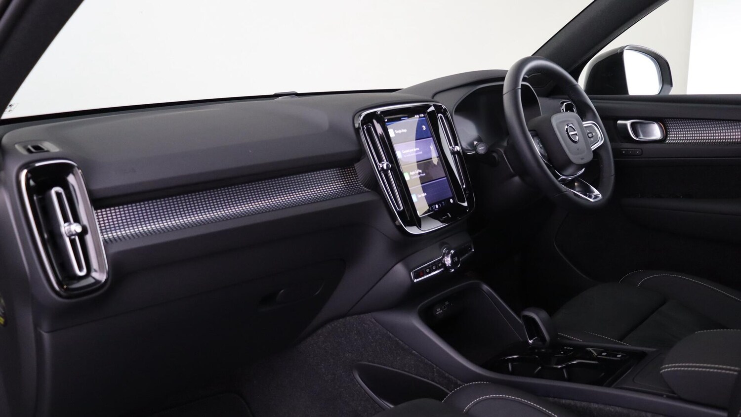 Used Volvo XC40 2025 for sale - 76059777: Photo 14