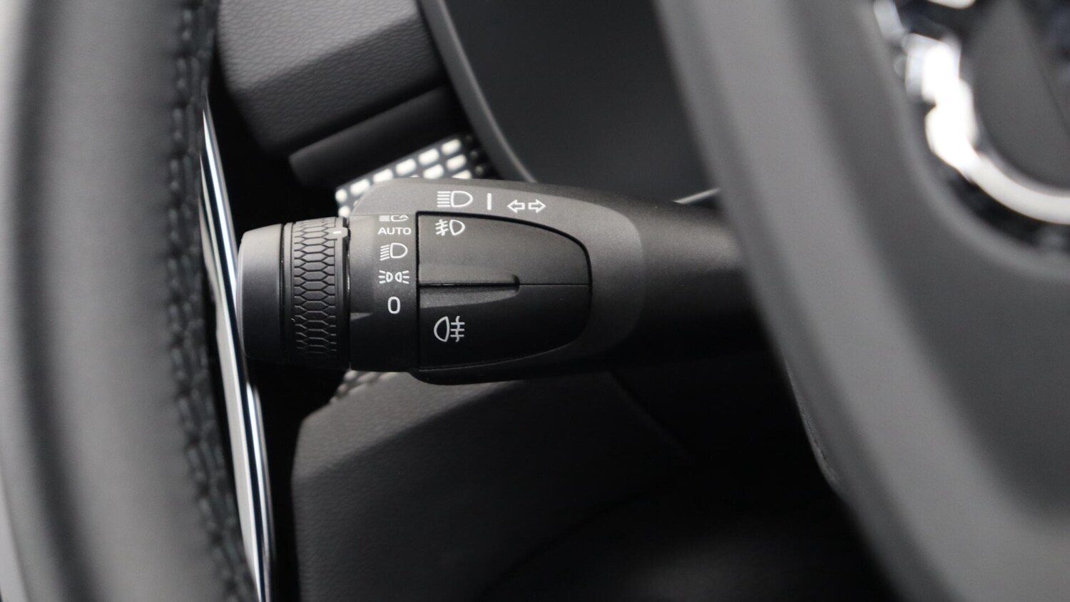 Used Volvo XC40 2025 for sale - 76059777: Photo 19