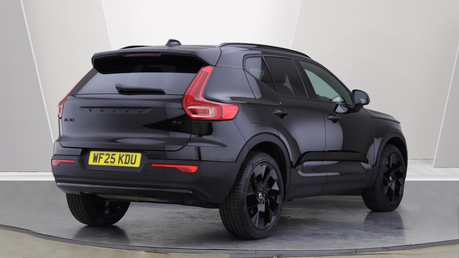 Used Volvo XC40 2025 for sale - 76059777: Photo 2