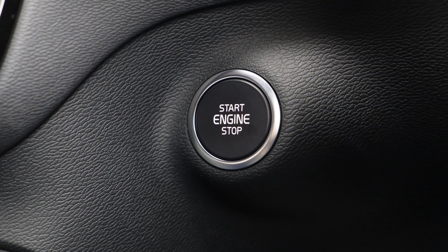 Used Volvo XC40 2025 for sale - 76059777: Photo 25