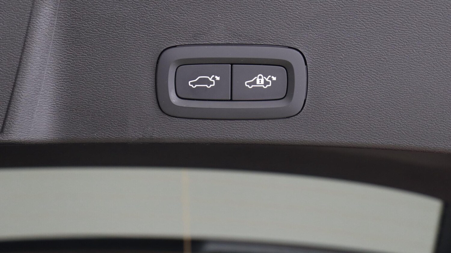 Used Volvo XC40 2025 for sale - 76059777: Photo 32