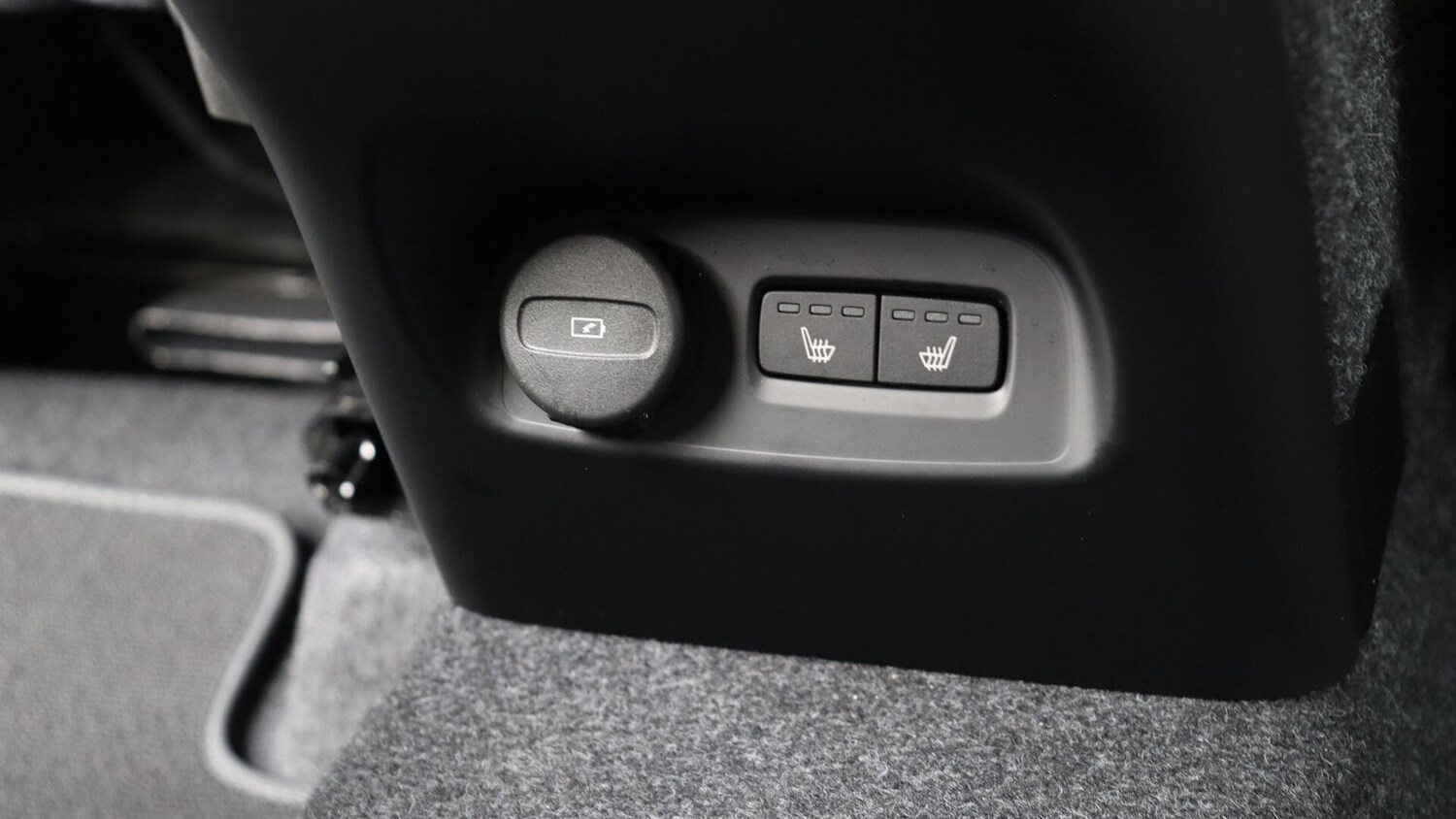 Used Volvo XC40 2025 for sale - 76059777: Photo 36