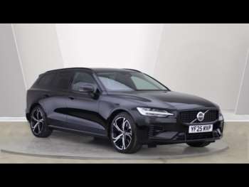 (25) - T8 AWD PHEV Ultra Dark (Sunroof, Upgraded Alloys, Pilot Assist) 5-Door