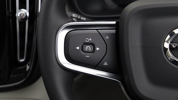 Used Volvo XC40 for sale - 76188885: Photo 19
