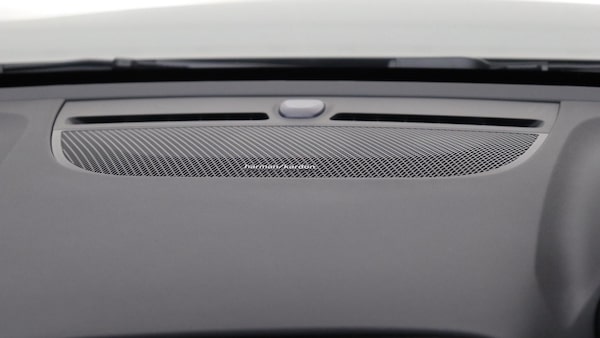 Used Volvo XC40 for sale - 76188885: Photo 24