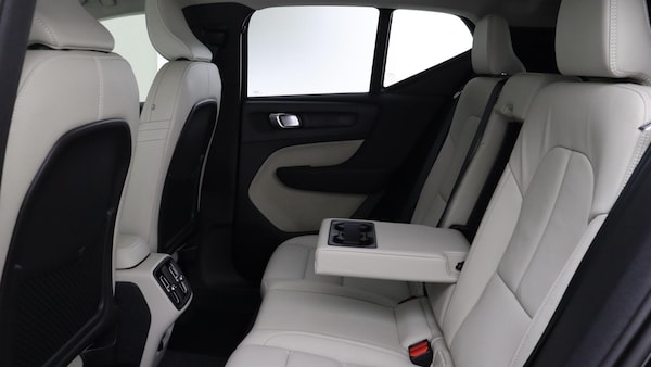Used Volvo XC40 for sale - 76188885: Photo 31