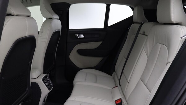 Used Volvo XC40 for sale - 76188885: Photo 40
