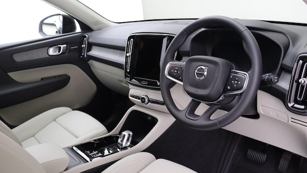 Used Volvo XC40 for sale - 76188885: Photo 4