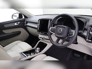 Used Volvo XC40 for sale - 76188885: Photo 4