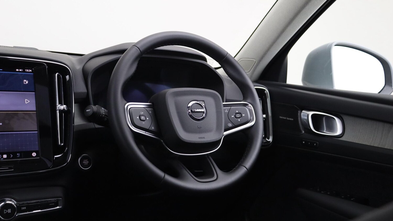 Used Volvo XC40 2025 for sale - 76013180: Photo 10