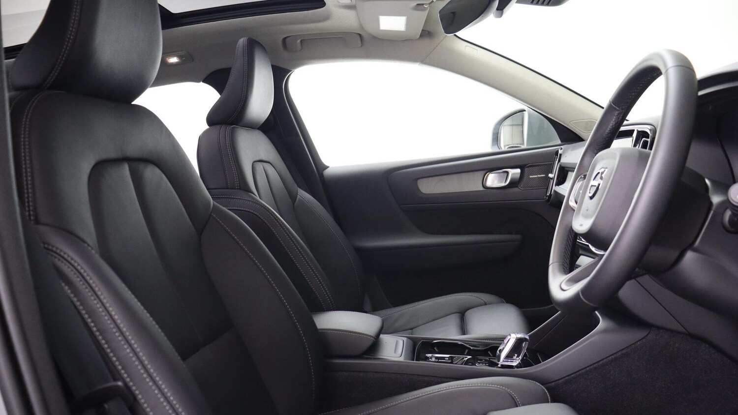 Used Volvo XC40 2025 for sale - 76013180: Photo 14