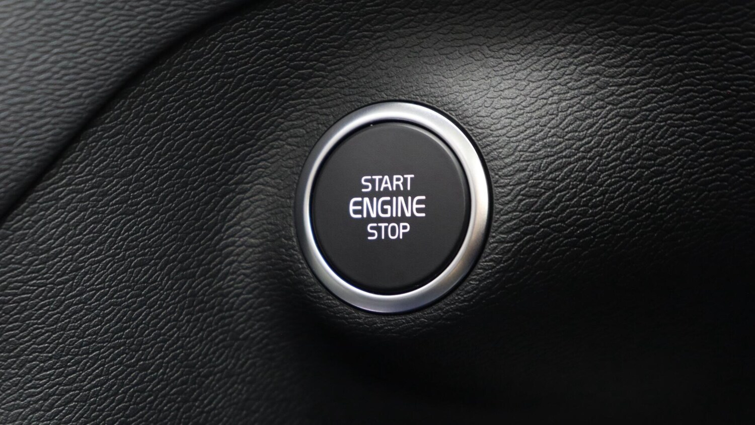 Used Volvo XC40 2025 for sale - 76013180: Photo 26