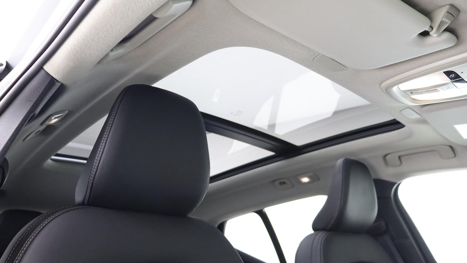 Used Volvo XC40 2025 for sale - 76013180: Photo 30