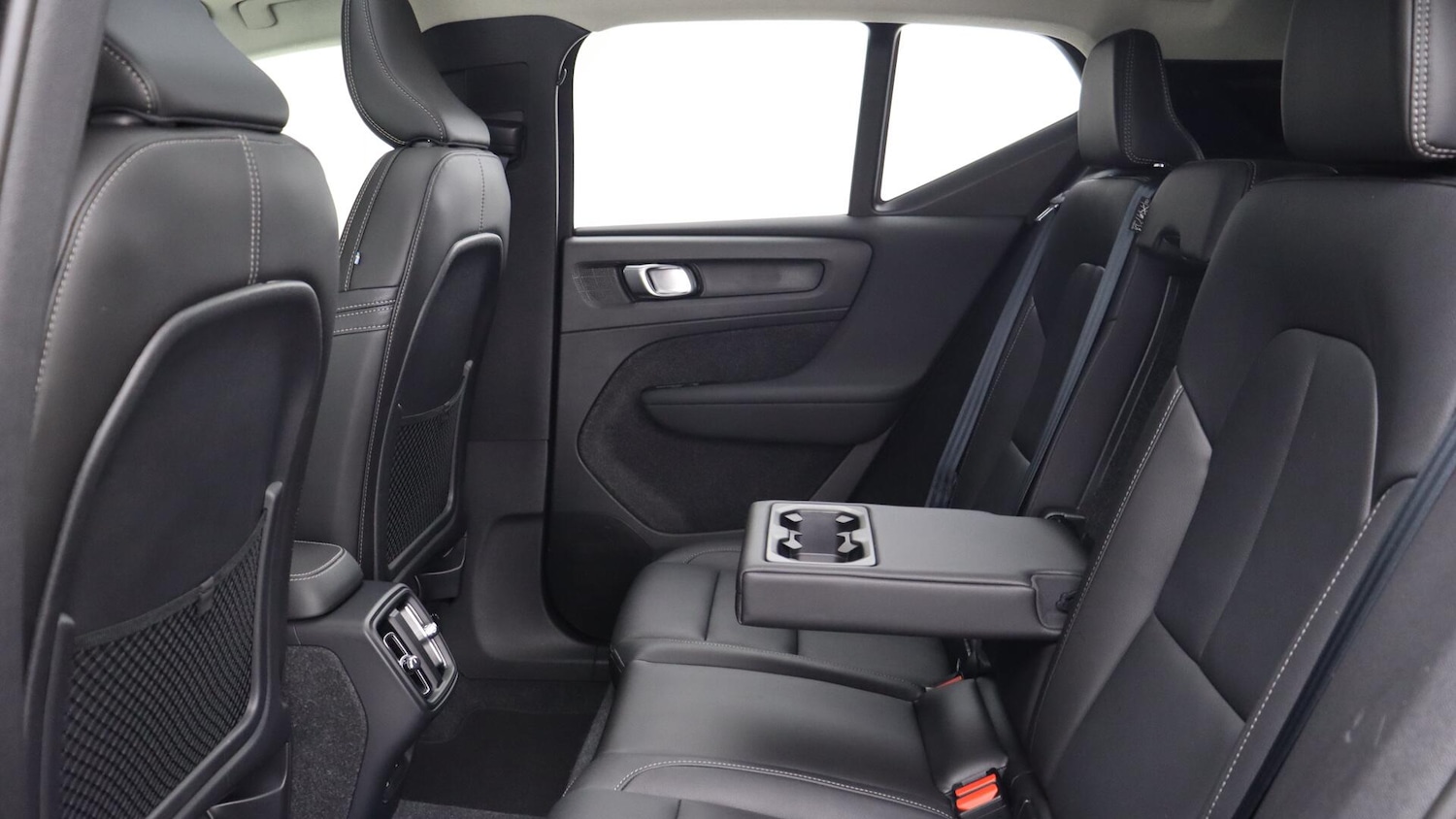 Used Volvo XC40 2025 for sale - 76013180: Photo 32