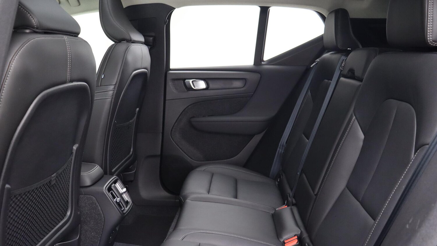 Used Volvo XC40 2025 for sale - 76013180: Photo 39