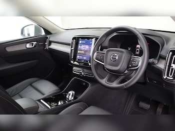 Used Volvo XC40 2025 for sale - 76013180: Photo 4