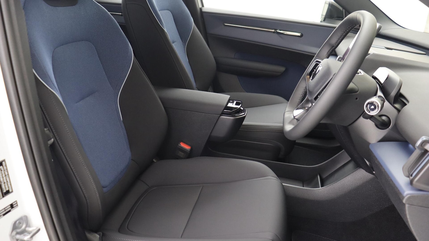 Used Volvo EX30 2025 for sale - 76109511: Photo 34